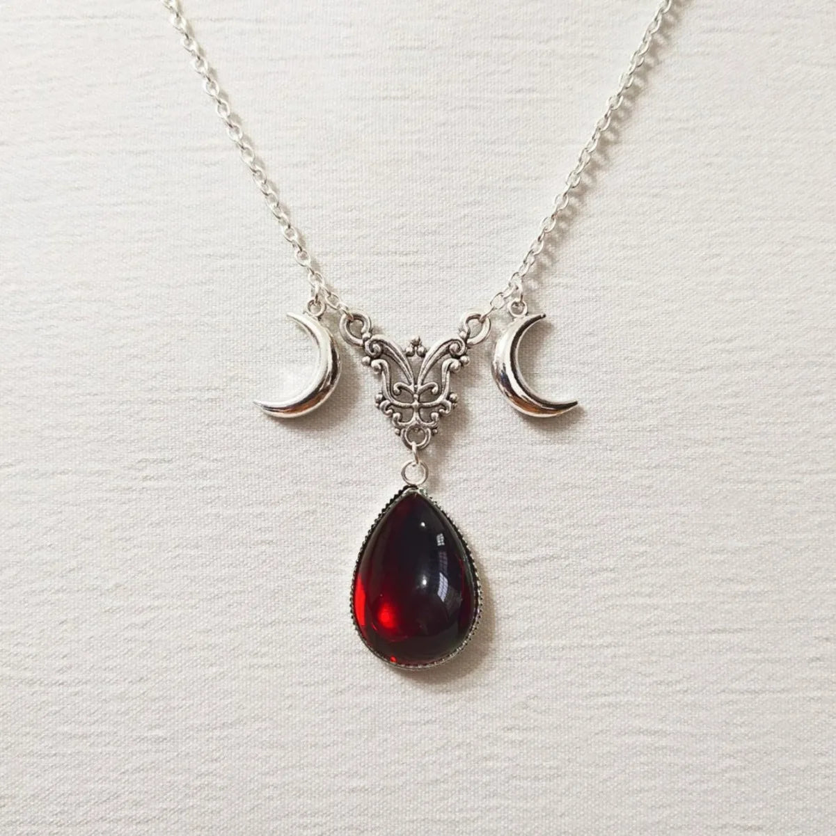 Gothic Vampire Drop Necklace For Women Girls Pagan Witch Jewelry Accessories Gift Vintage Moon Butterfly Blood Drop Demon Choker AM0067 CHINA