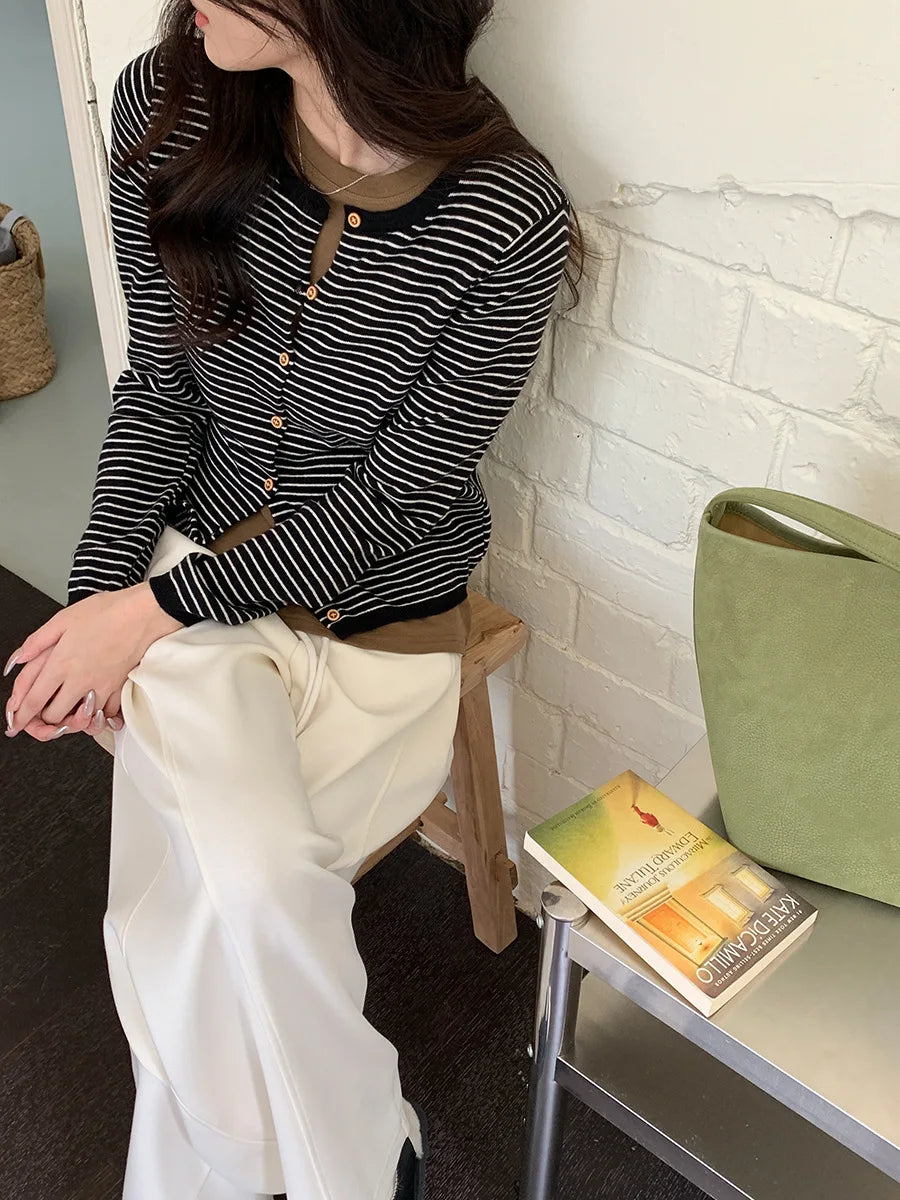 New relaxed and curved cut sports and casual wide leg pants for early autumn Badiee Stylez