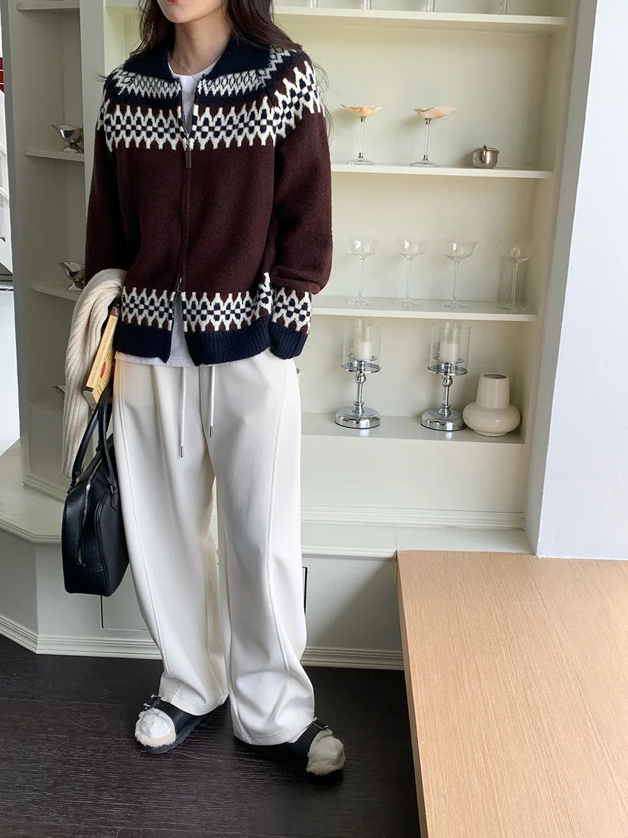 New relaxed and curved cut sports and casual wide leg pants for early autumn Badiee Stylez