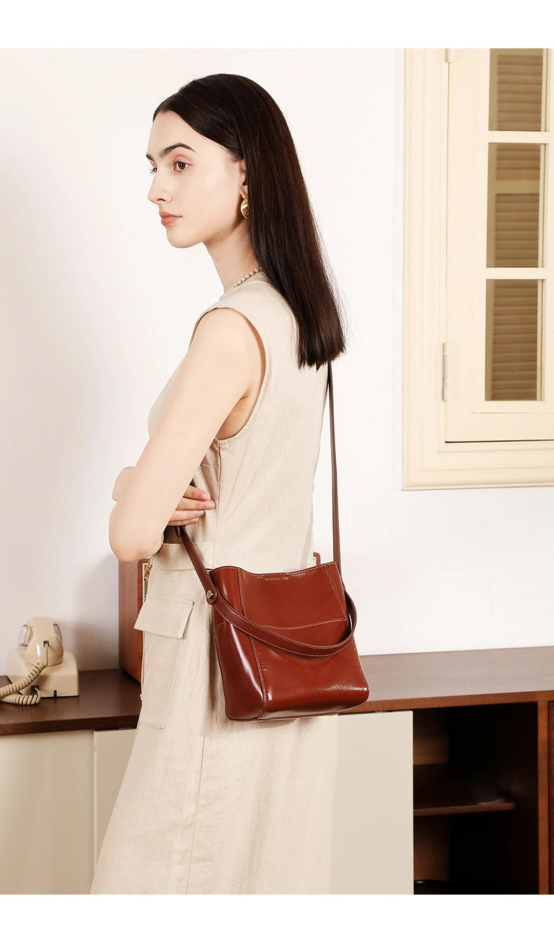 Toptrends Korean Style Bucket Genuine Leather Shoulder Bags For Women 2025 Luxury Designer Crossbody Purses Tote Ladies Handbags