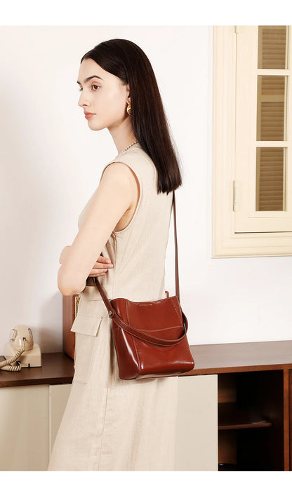 Toptrends Korean Style Bucket Genuine Leather Shoulder Bags For Women 2025 Luxury Designer Crossbody Purses Tote Ladies Handbags