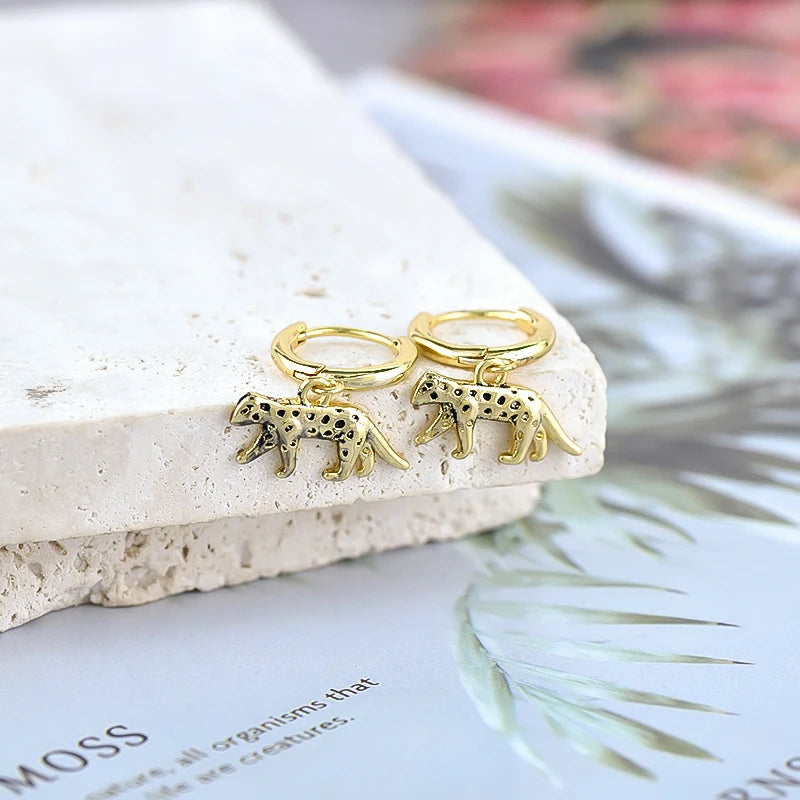 925 Sterling Silver Ear Needle Exquisite Luxury Hoop Earrings Unique Leopard Pendant Animal Design Women's Earrings Jewelry Gift