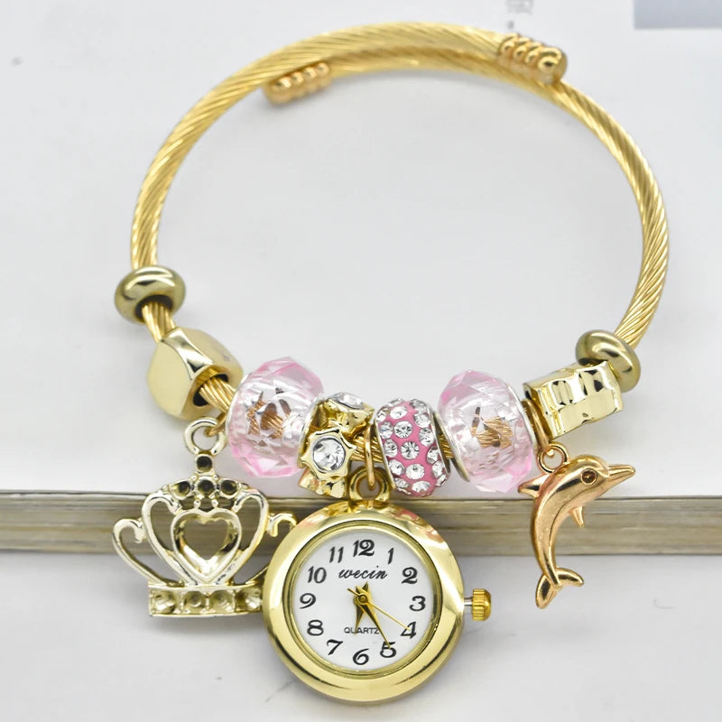 Women's Bracelet Watch Love With Stylish Decor Refined Round Quartz Watch Casual Elegance