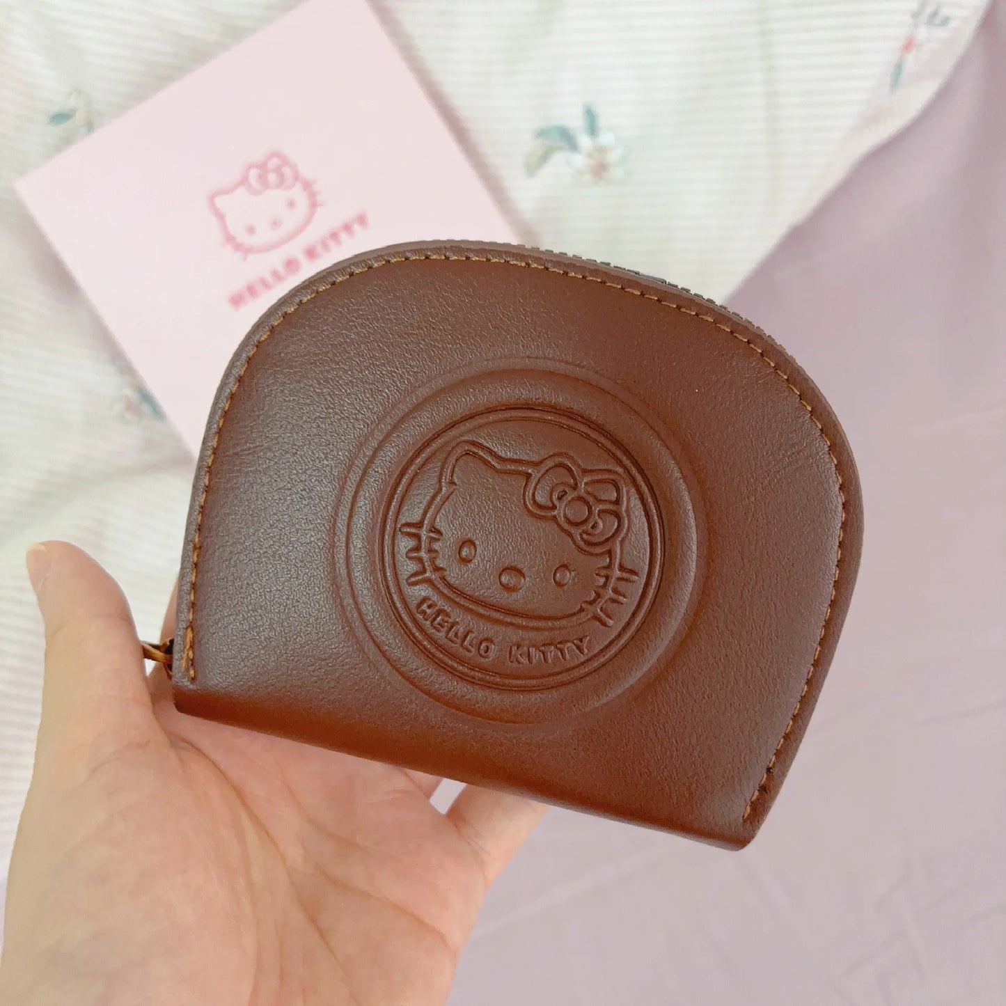 Kawaii Cartoon HELLO KITTY Retro Card Bag Girls Fashion Zipper ID Bag Storage Bag Lightweight Carrying Mini Wallet Women Gifts