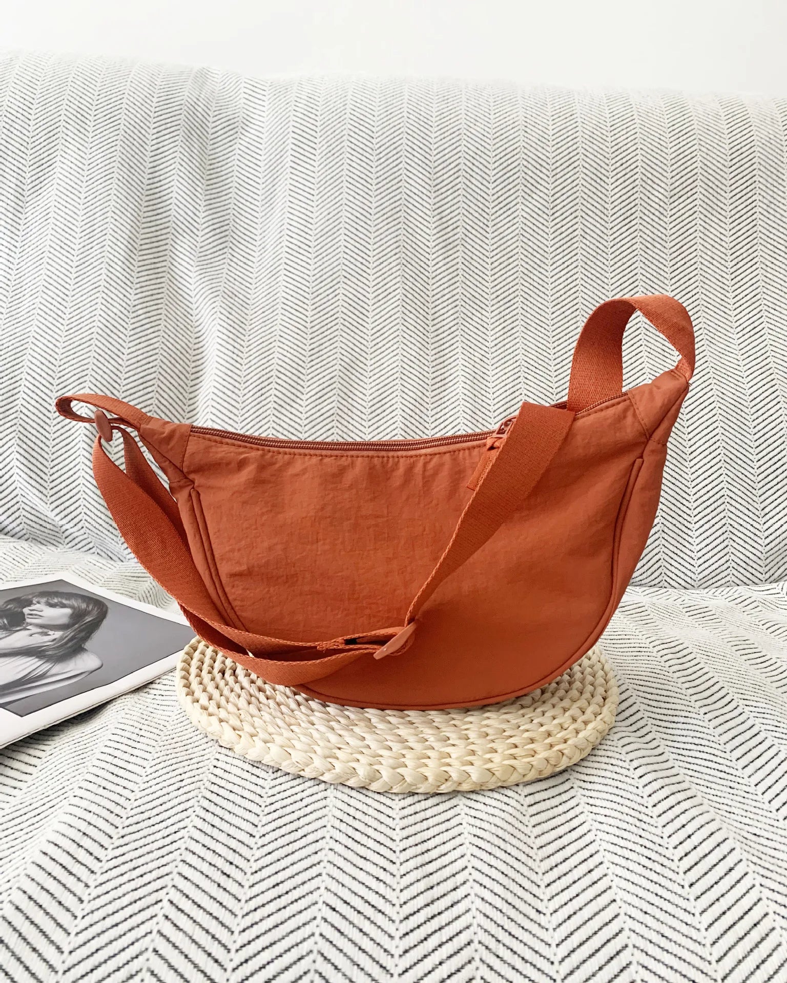 Casual Nylon Hobos Shoulder Bags for Women Lightweight Portable Ladies Crossbody Bag Simple Solid Color Female Handbags Purse