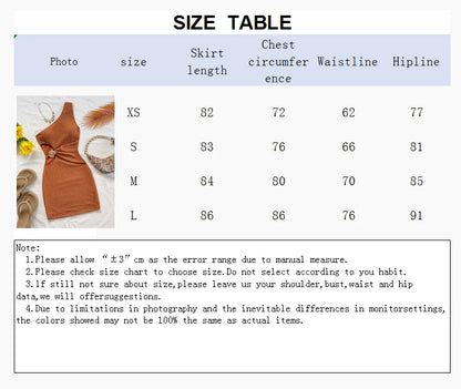 This elegant off-the-shoulder, hollowed-out metal buckle dress exudes a sense of sophistication and slimming. It's a pure and se