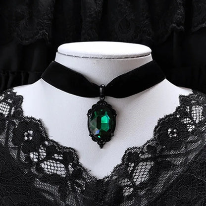 Gothic Venom Crystal Cameo Necklace For Women Fashion Witch Jewelry Accessorie Gift Goth Alternative Green Crystal Velvet Choker
