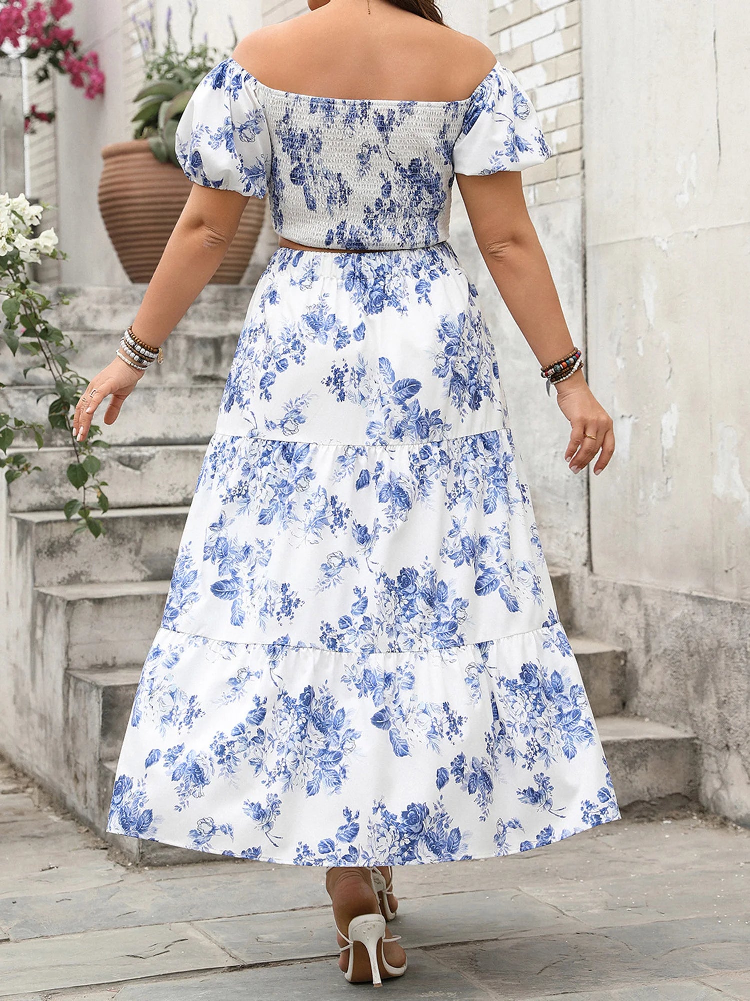 Elegant Plus Size Outfit Floral Print V-Neck Top with Short Sleeves and Elastic Waist Long Skirt - 2 Piece Set for Women