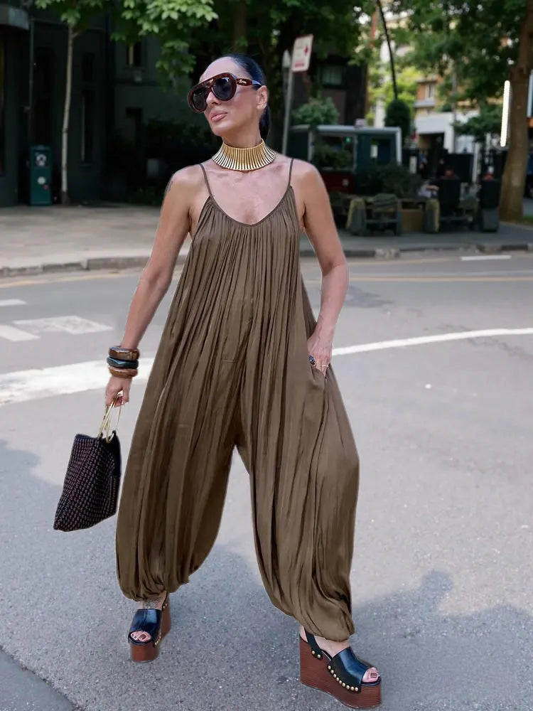 Fashion Solid Pleated Jumpsuit Women Chic Sleeveless U Neck Backless Loose Vacation Pants Set 2025 Summer Holiday Street Outfit