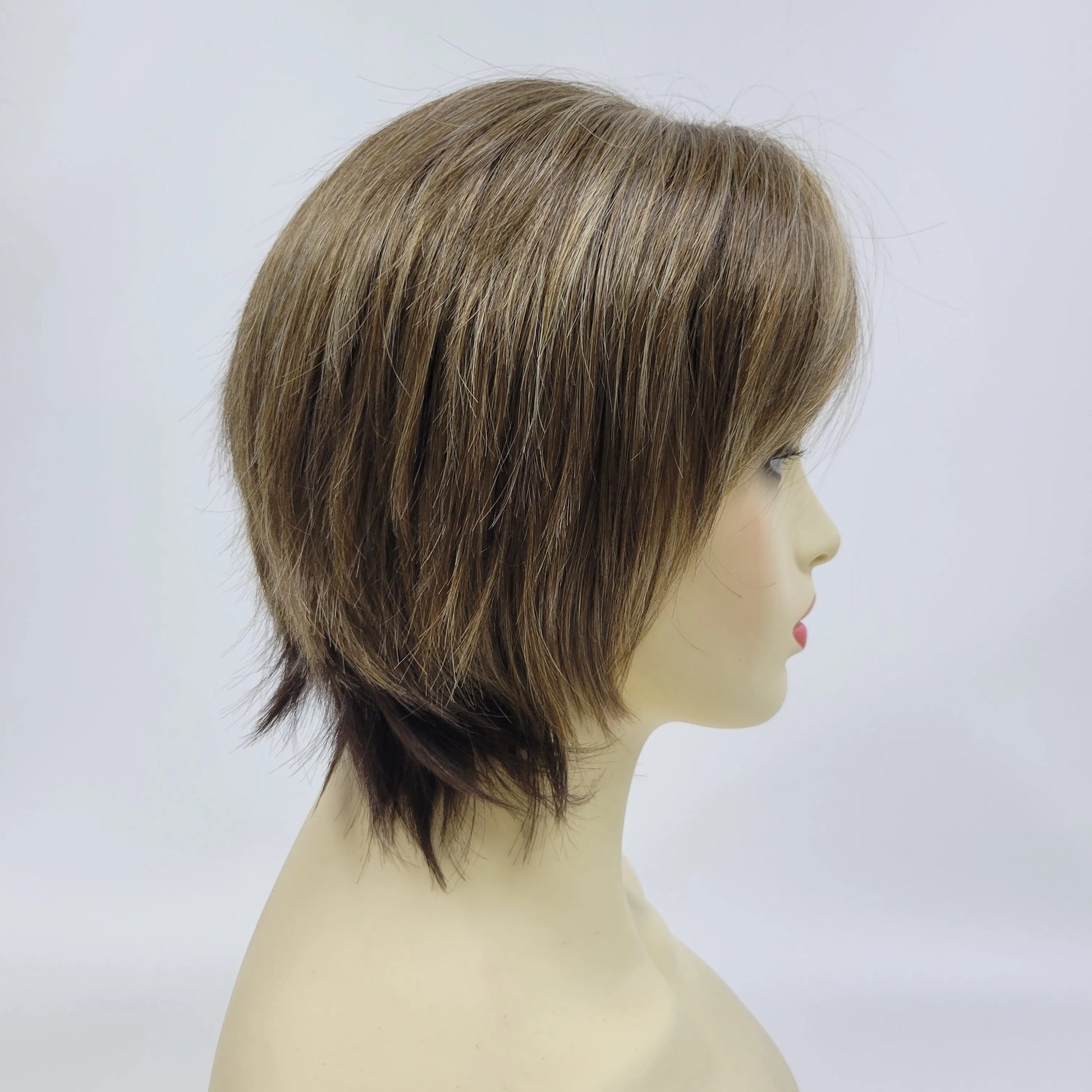 Women's Fashion Bob Hair Short Blonde Bob Wigs with Bangs Black Roots Straight Synthetic Ombre Hair Party Wig for Lady