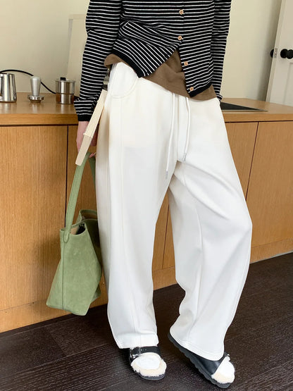 New relaxed and curved cut sports and casual wide leg pants for early autumn Badiee Stylez