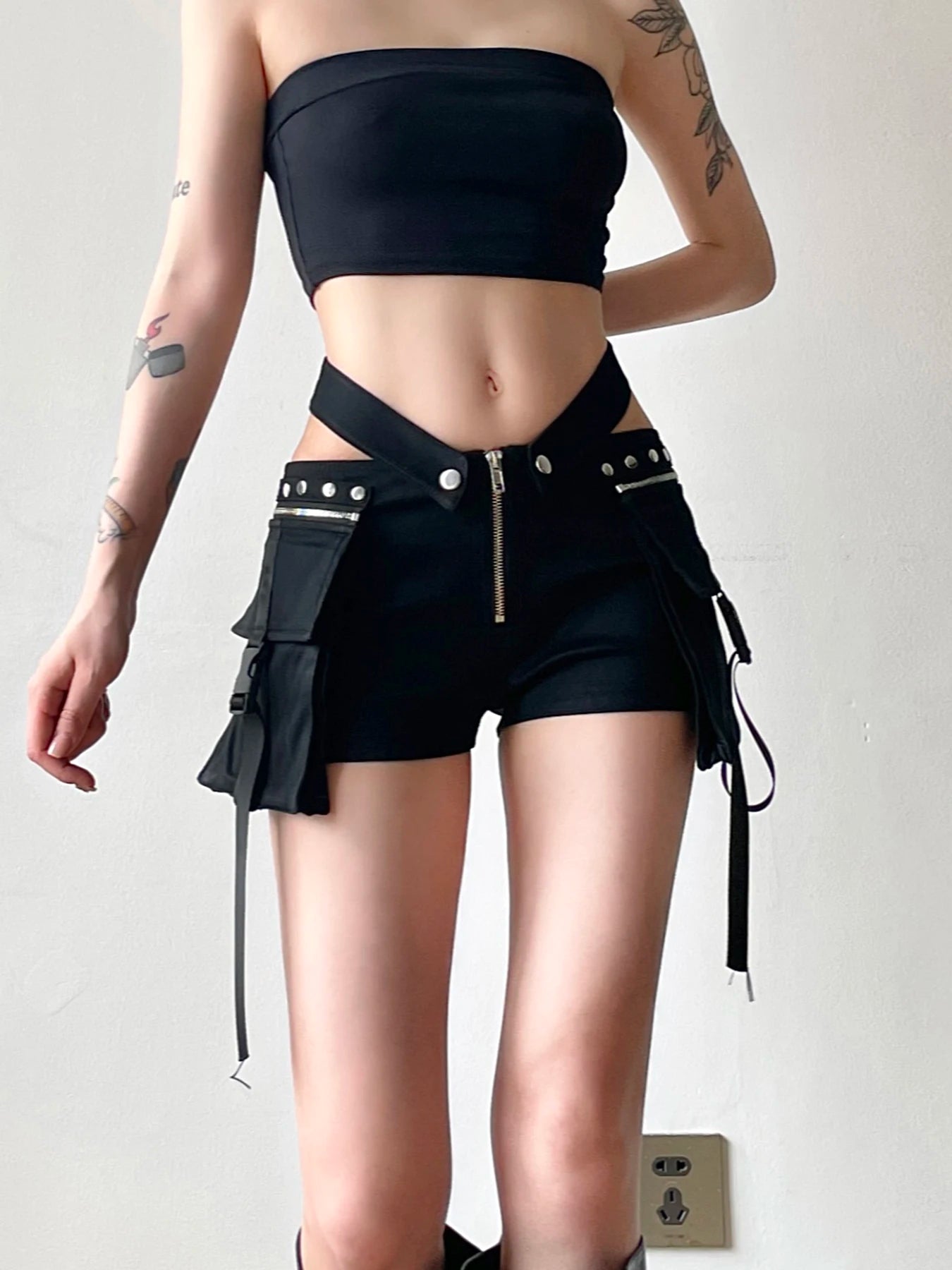 Rockmore Gothic Black V-Waisted Pocket Shorts Coquette Dark Style Low Waist Shorts Y2K Aesthetic Mini Short Pants Women Clothing black