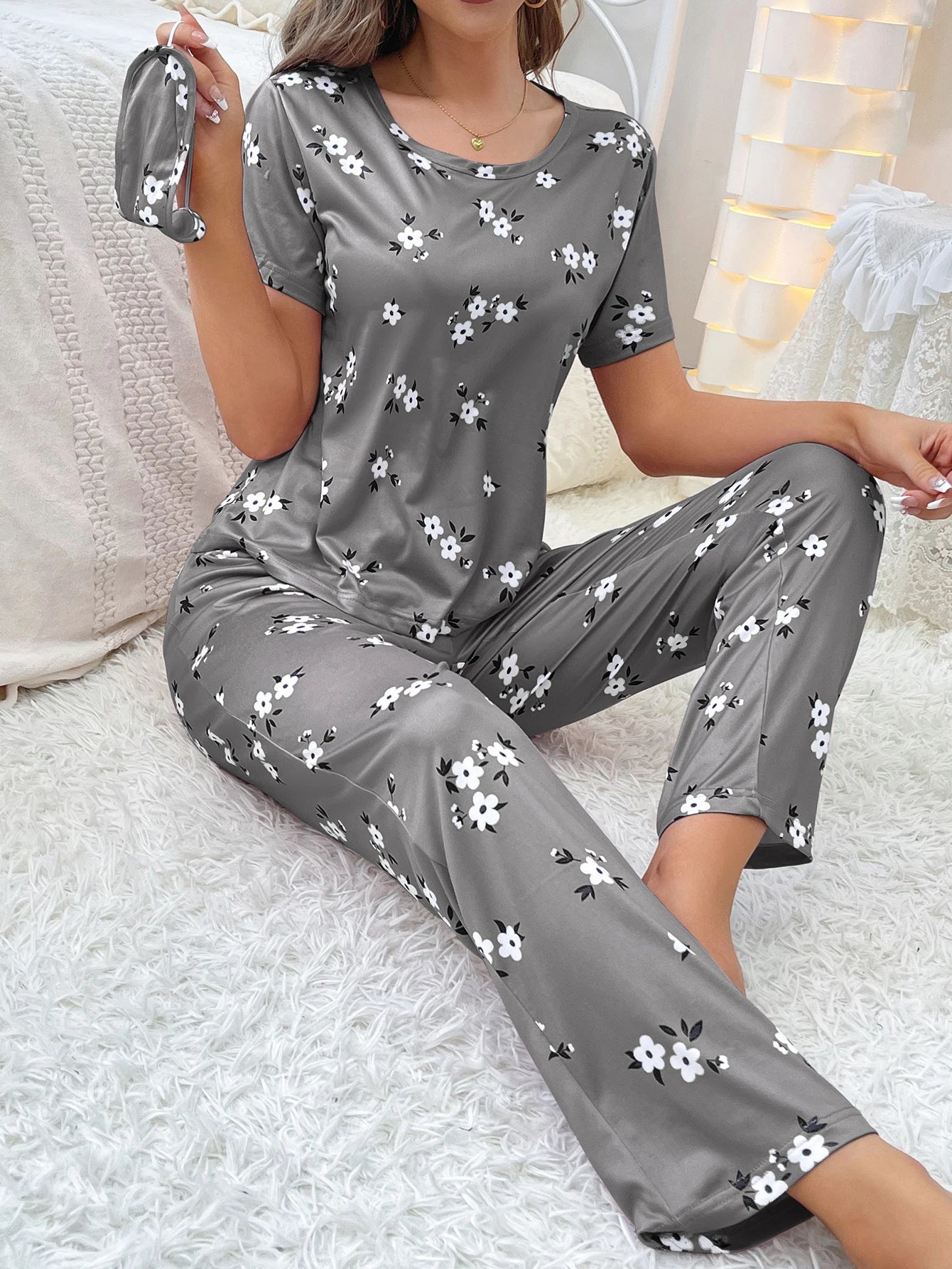New women's home wear short sleeve trousers pajamas love pattern casual and comfortable GRAY