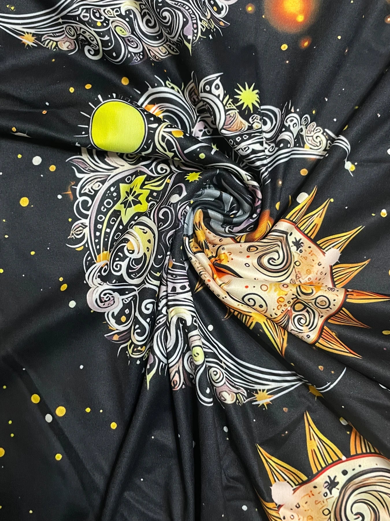 Plus Size Sun & Moon Print Capris Leggings Set, Crew Neck Short Sleeve T-shirt & Capris Leggings, Women's Plus Size Clothing