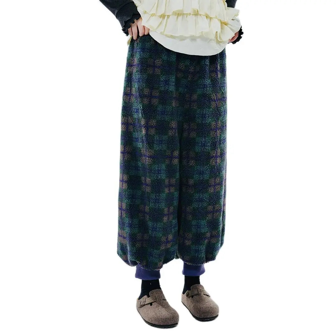 imakokoni2023 autumn and winter original green plaid lamb wool shrink pants 234408 Badiee Stylez