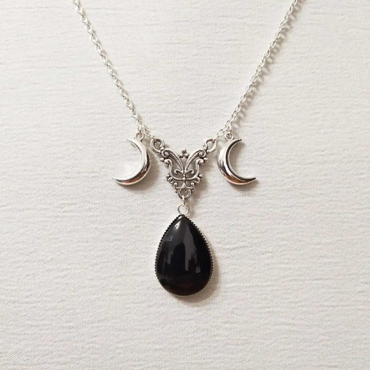 Gothic Vampire Drop Necklace For Women Girls Pagan Witch Jewelry Accessories Gift Vintage Moon Butterfly Blood Drop Demon Choker