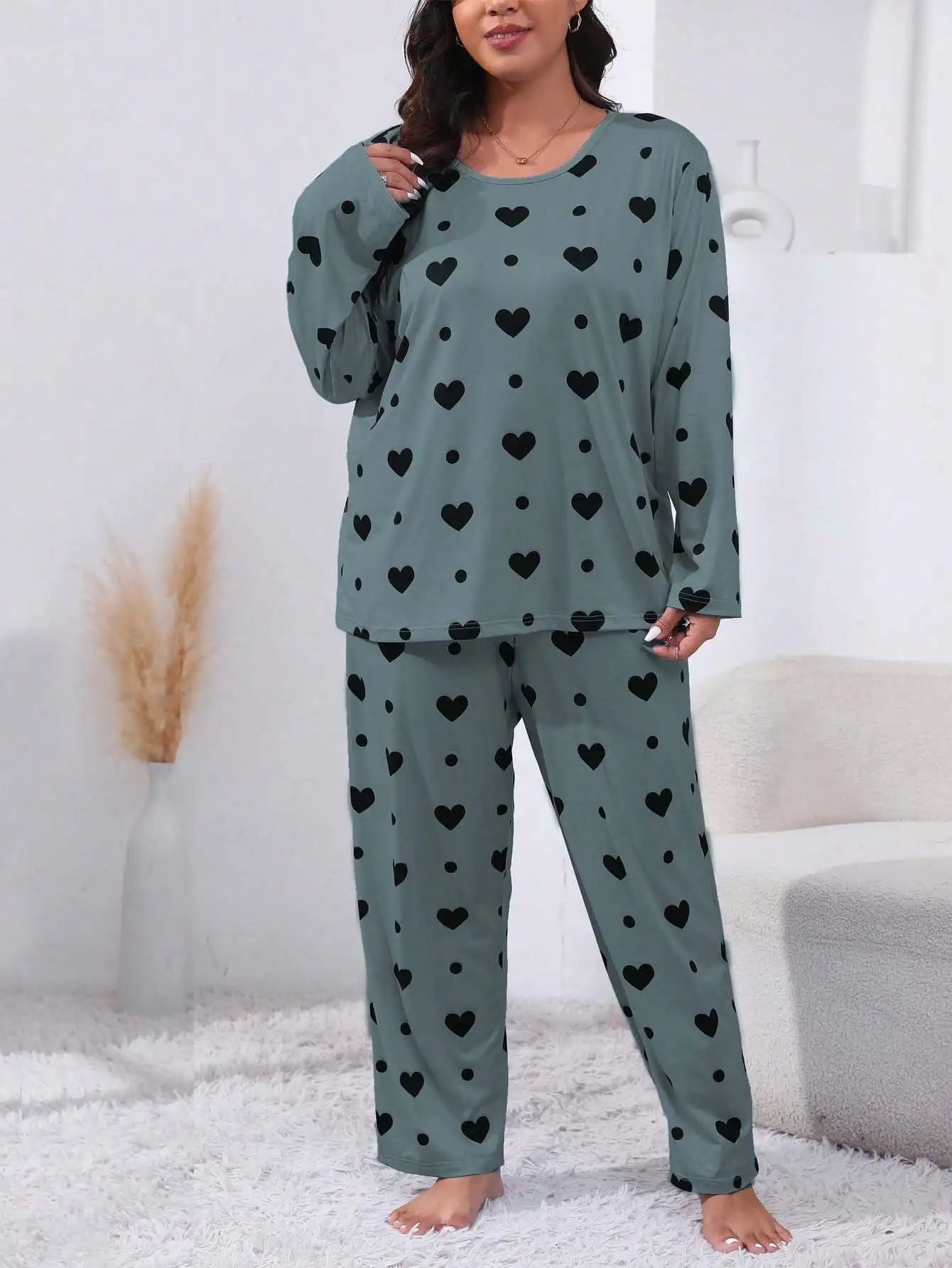 Plus Size Women's Heart Print Long Sleeve T-Shirt And Pants With Elastic 2pc Pajama Set,Women Round Neck Top and Trouser Pajama
