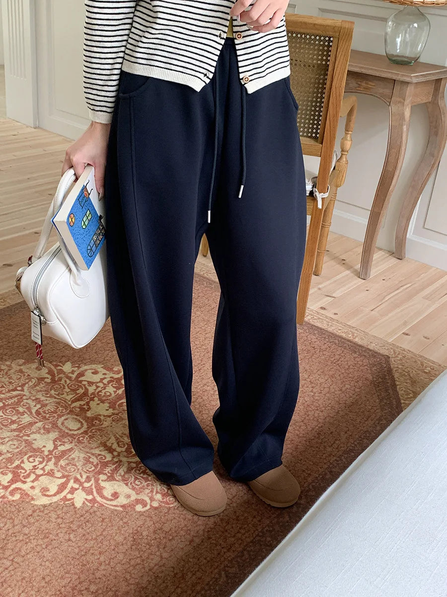 New relaxed and curved cut sports and casual wide leg pants for early autumn Badiee Stylez
