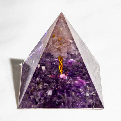 Natural Crystal Energy Generator Pyramid Peridot Amethyst Reiki Healing Chakra Resin Pyramid Egyptian Decor Room Decoration 1pc
