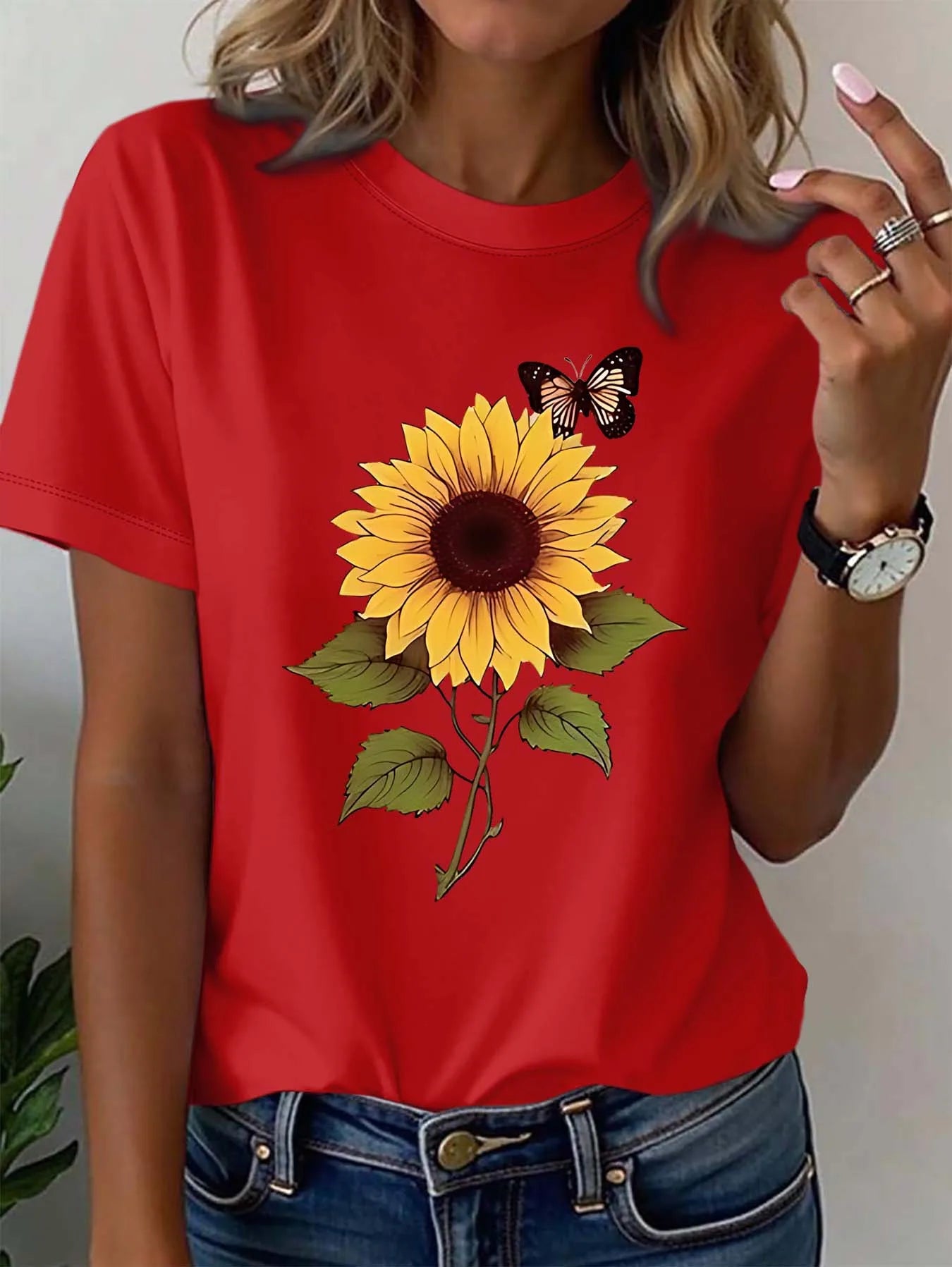 Plus - Size Sunflower & Butterfly Graphic Tee, Short - Sleeve red