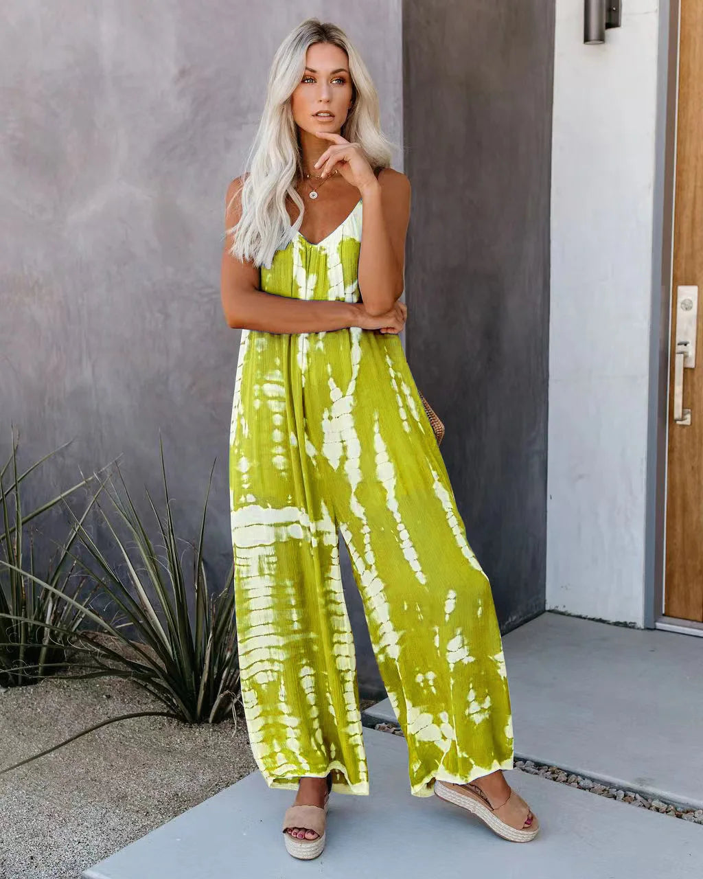 Women's jumpsuit 2023 new women's clothing wholesale Russian European and American suspender sexy wide leg pants Badiee Stylez