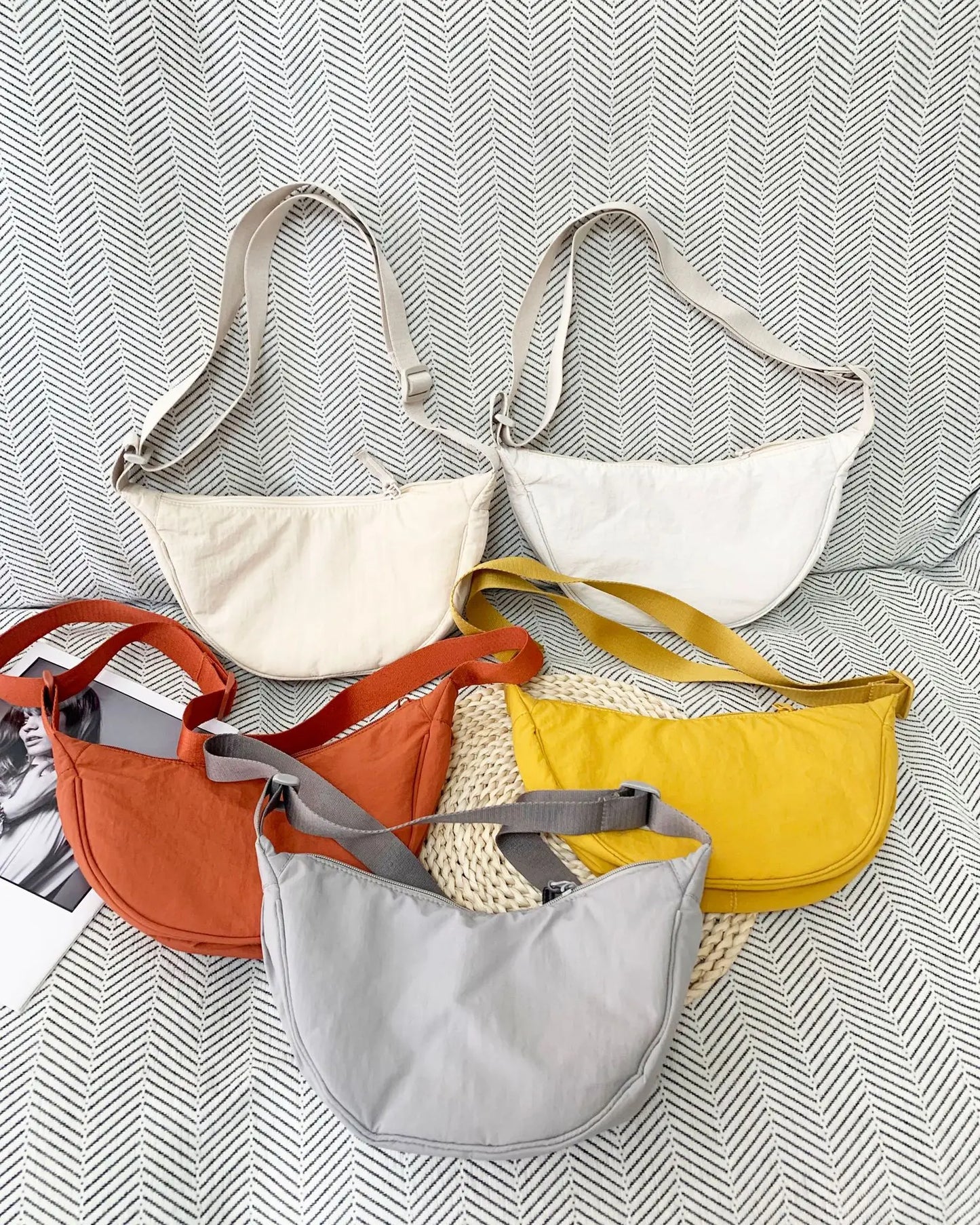 Casual Nylon Hobos Shoulder Bags for Women Lightweight Portable Ladies Crossbody Bag Simple Solid Color Female Handbags Purse