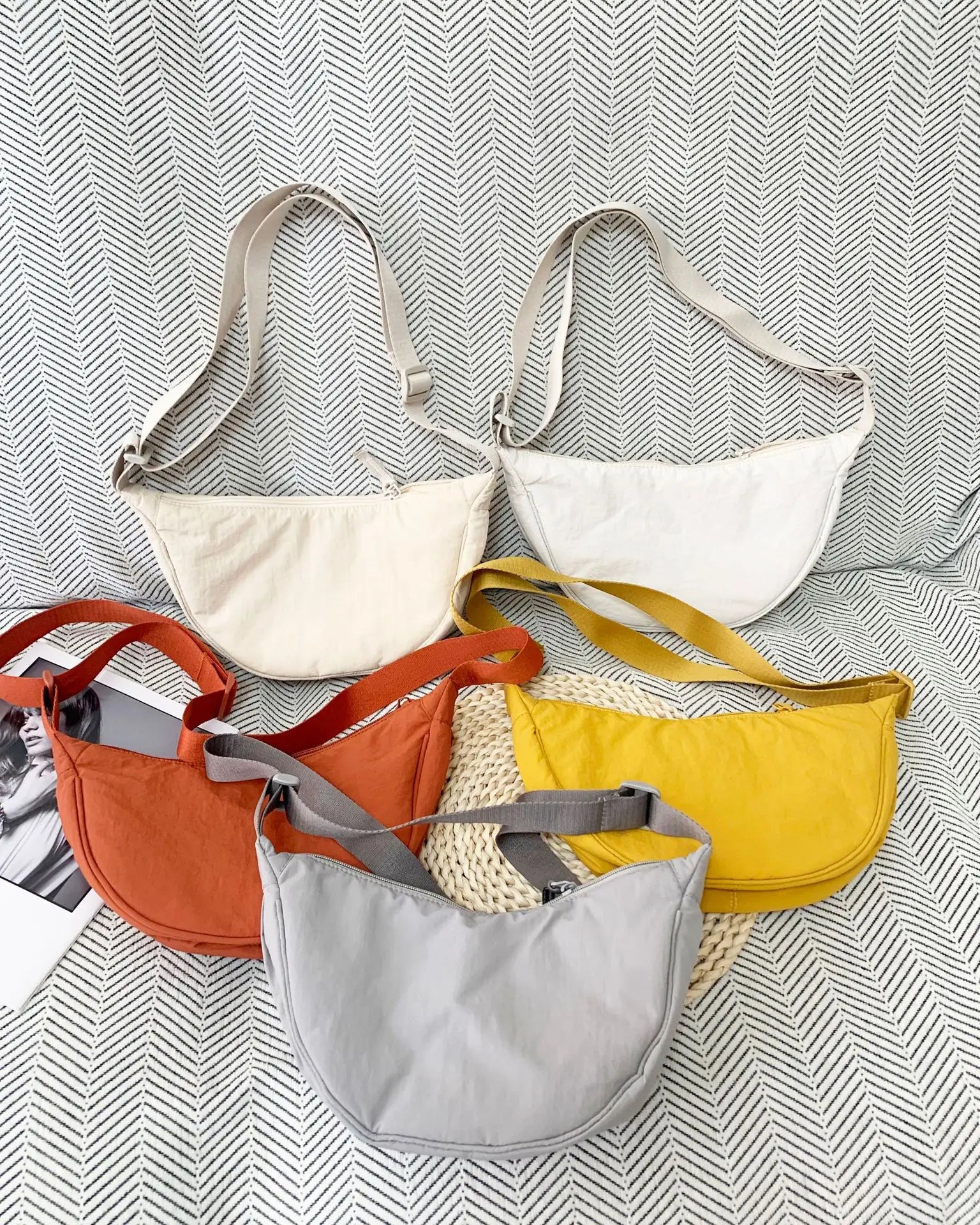 Casual Nylon Hobos Shoulder Bags for Women Lightweight Portable Ladies Crossbody Bag Simple Solid Color Female Handbags Purse