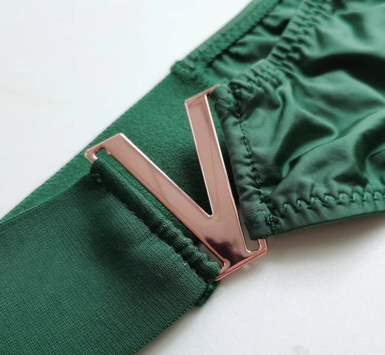 Europe and the United States sexy V-shaped metal thong sports hip lift low waist high fork T pants women thong lingerie cute