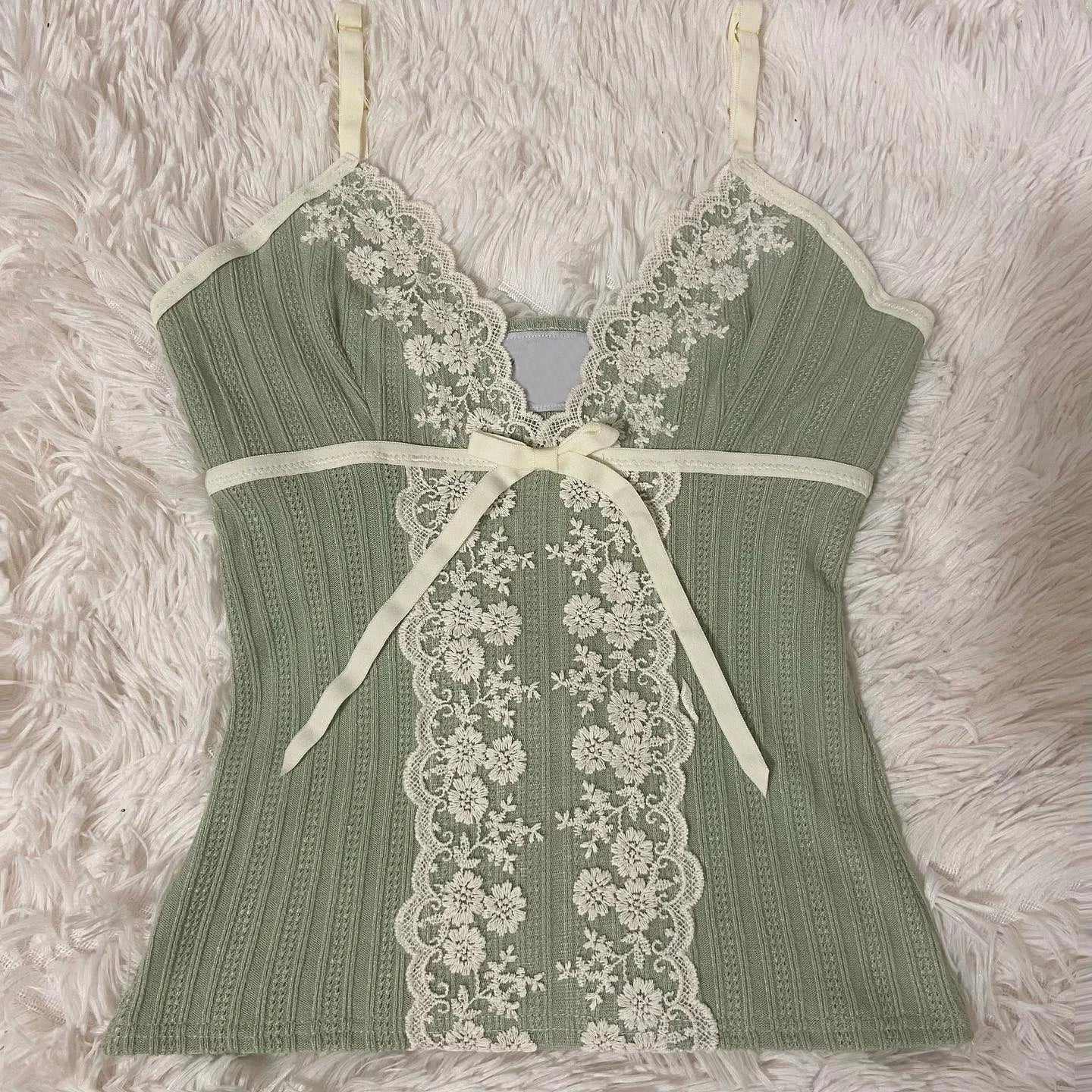 Y2K fashion retro clothing from the charming sweet sexy floral slender punk baby T-shirts streetwear halter tops aesthetic women green