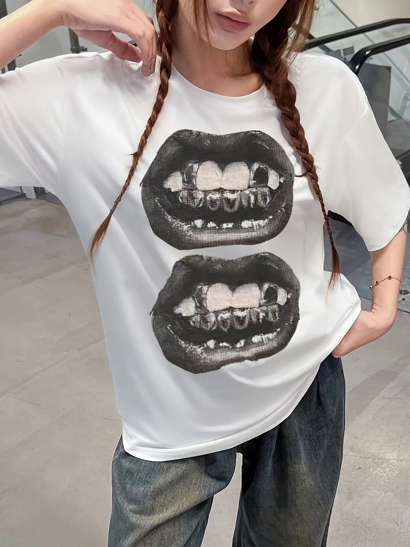 Chic Black & White Lips Graphic Tee for Women Casual Summer Short Sleeve T Shirt Stretchy Polyester Blend Machine Washable WHITE