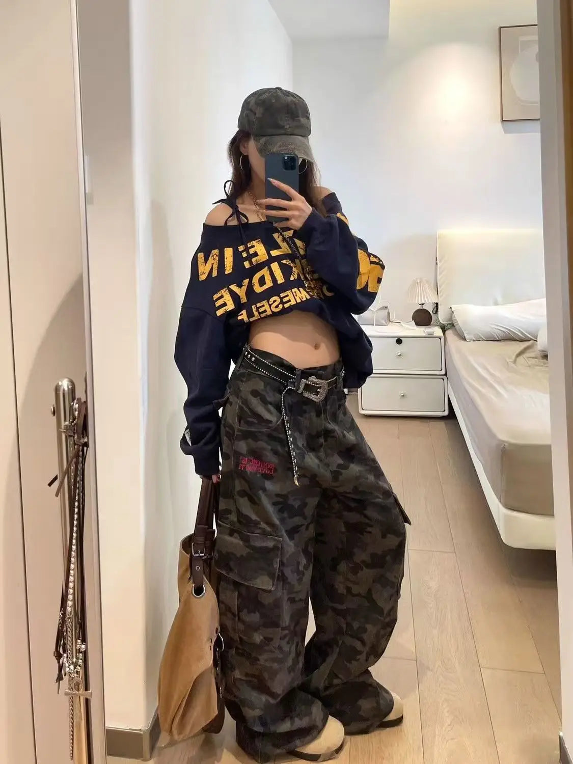 Y2K fashion retro cartoon embroidered women wide-leg jeans casual Harajuku loose pants street personality high-waisted jeans