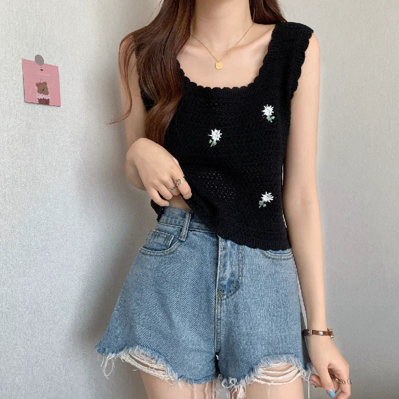 Women Summer Flower Embroidered Knit Tank Tops O-Neck Sleeveless Sweet Camisole Crochet Outer Wear Vintage Loose Inner Crop Tops BLACK One Size