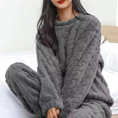 Soft Coral Velvet Jacquard Warm Pajama Set for Women Cozy Loungewear Outerwear for Winter Christmas Back to School Gift ﻿