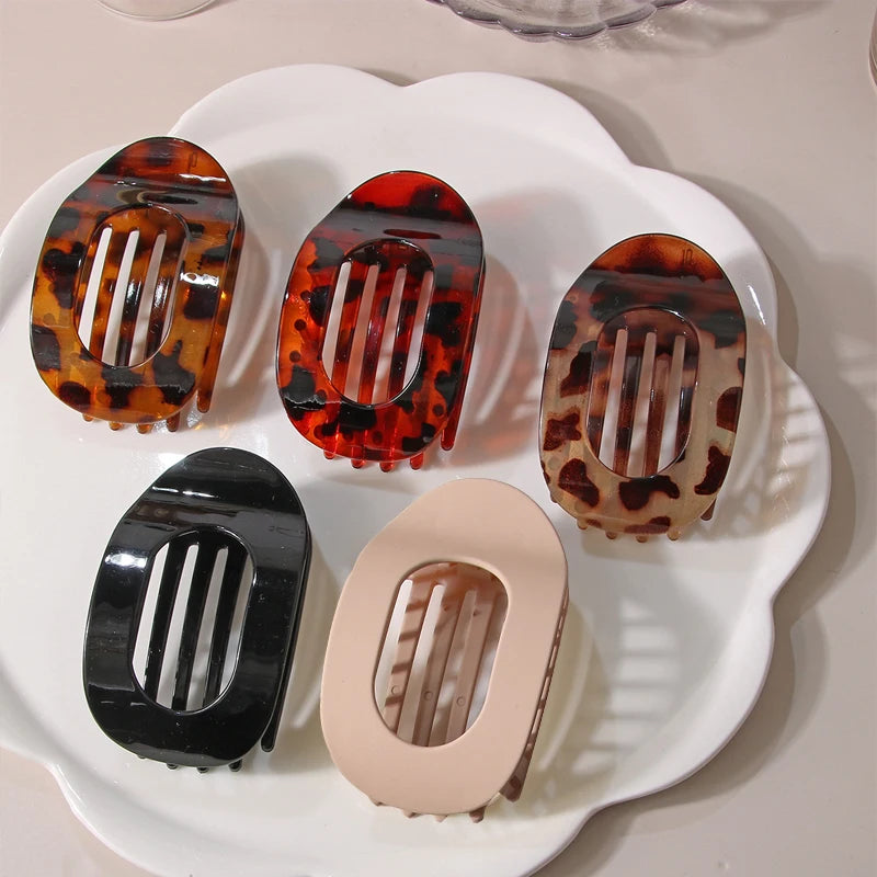 Fashion Oval Flat Hair Clips for Women New Design Leopard Large Flat Round Claw Clip French Concord Hair Clips Hair Accessories