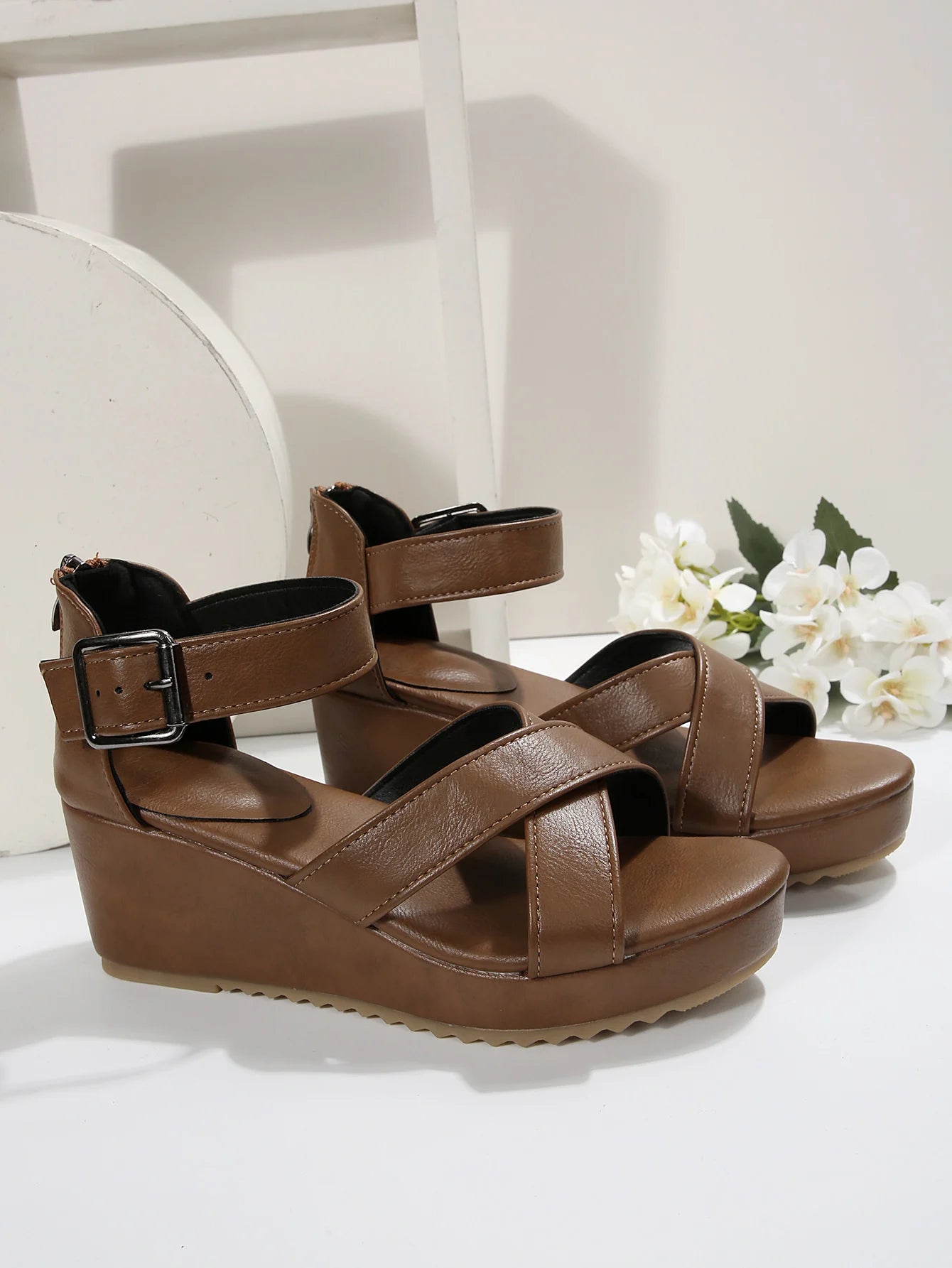 Roman Style Thick Heel Sandals Women's Summer Fashion Large Size Belt Buckle High Heels Platform Slippers PU Leather TPR