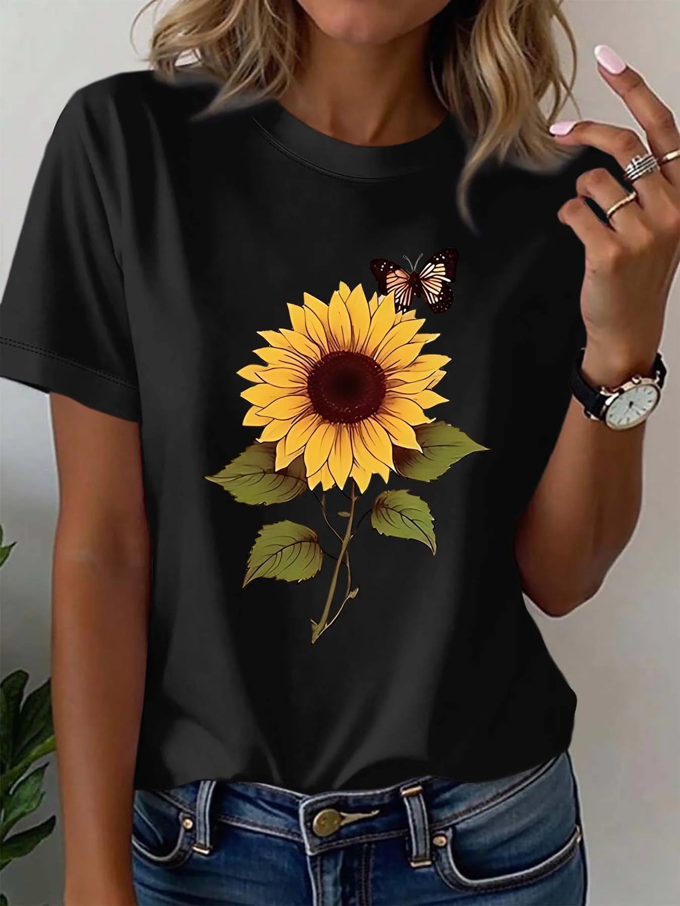 Plus - Size Sunflower & Butterfly Graphic Tee, Short - Sleeve black