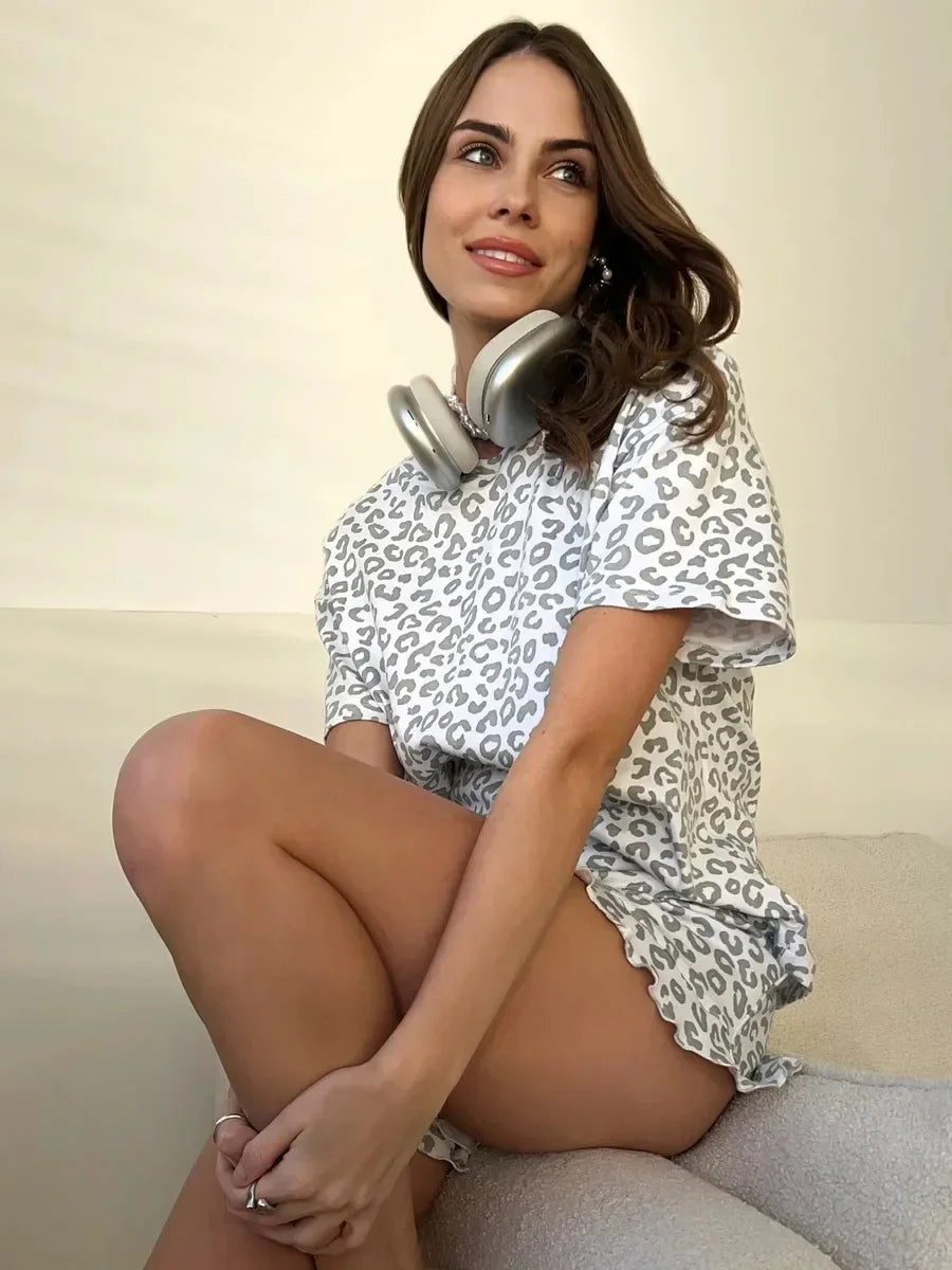 Fashion Leopard Print Sleepwear Women's Summer Pajamas Sexy Round Neck Short Sleeve Tops and Shorts Suit Pyjamas Homewear