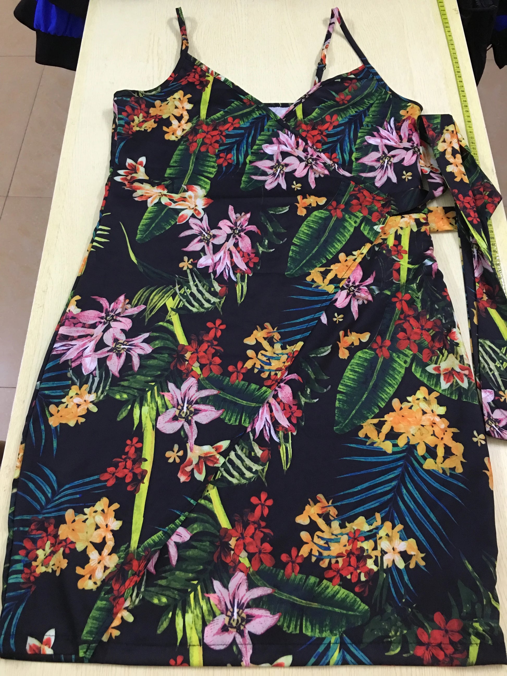 Women's Sexy V-Neck Spaghetti Strap Bodycon Dress, Slim Fit Party Dress with Waist Belt, Summer Cocktail Dress