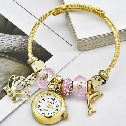 Women's Bracelet Watch Love With Stylish Decor Refined Round Quartz Watch Casual Elegance Golden-2