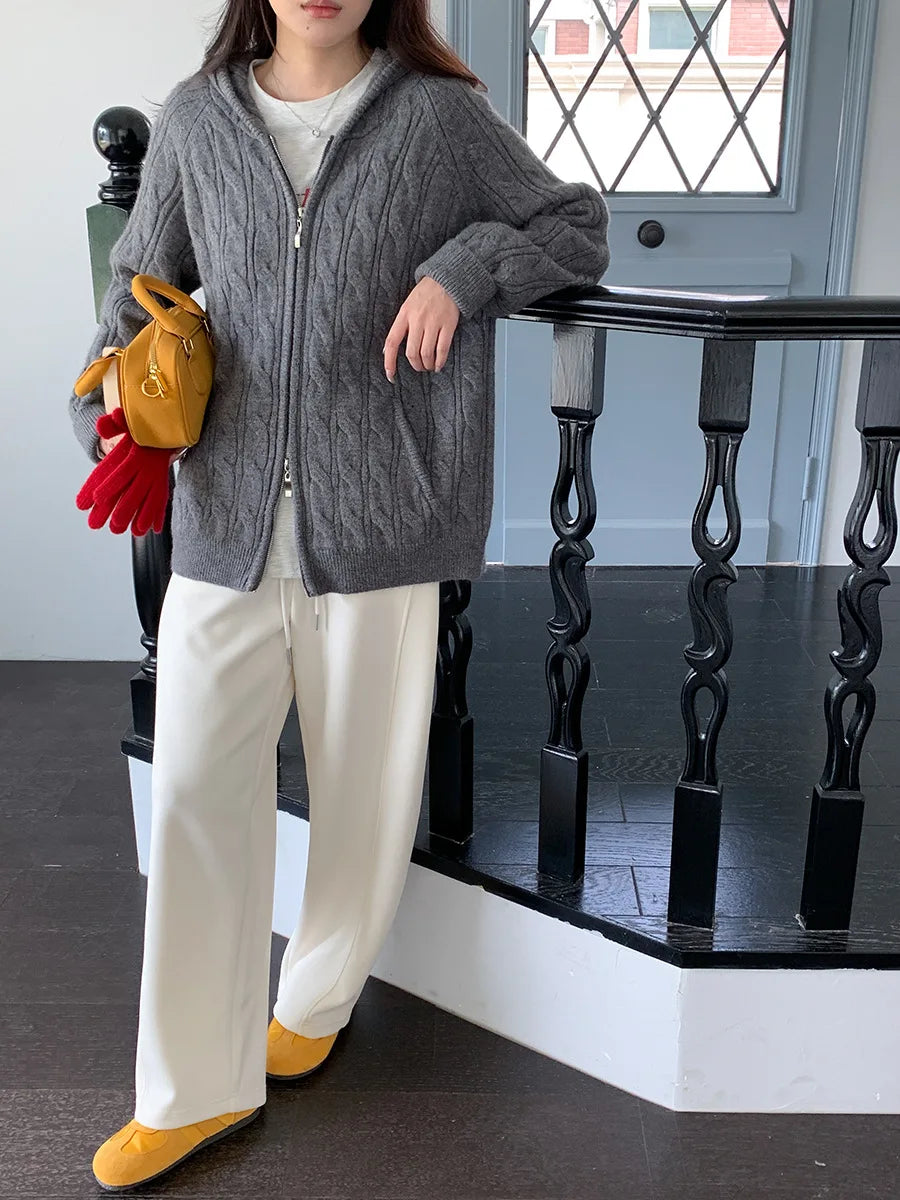 New relaxed and curved cut sports and casual wide leg pants for early autumn Badiee Stylez