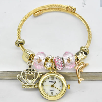 Women's Bracelet Watch Love With Stylish Decor Refined Round Quartz Watch Casual Elegance