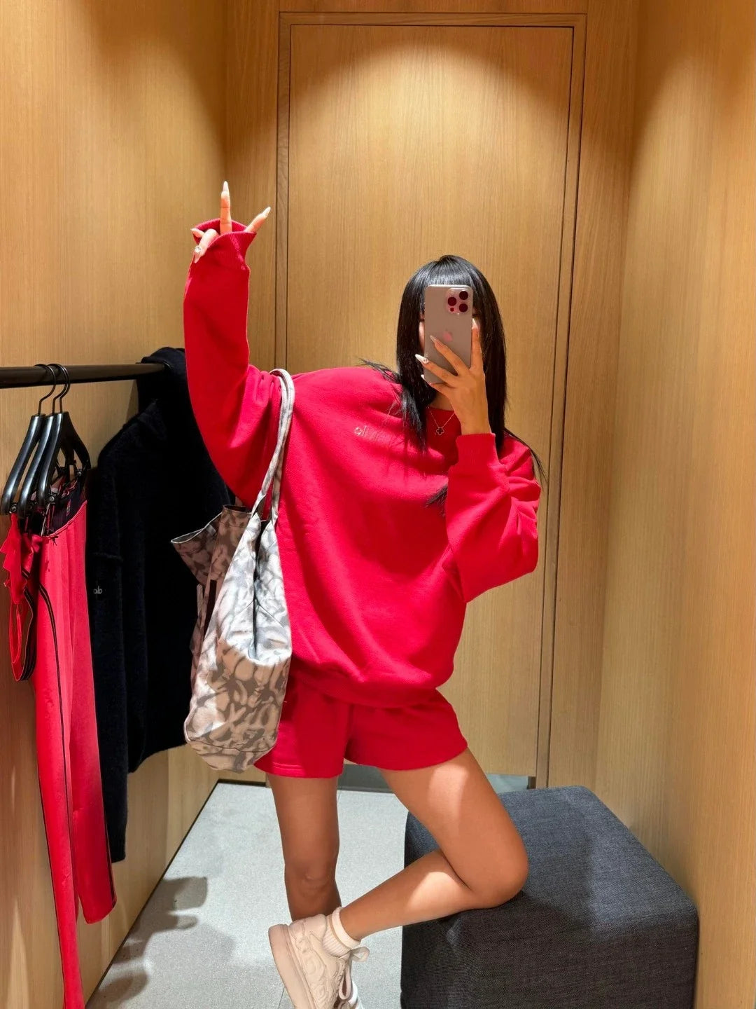 Fashion Trends Solid Long Sleeves Top Spring Black Red Round Neck Sweatshirts Simple Classic Letter Loose Casual Sports Top