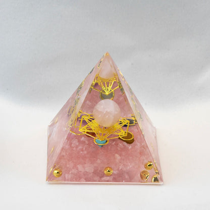 Natural Crystal Energy Generator Pyramid Peridot Amethyst Reiki Healing Chakra Resin Pyramid Egyptian Decor Room Decoration 1pc
