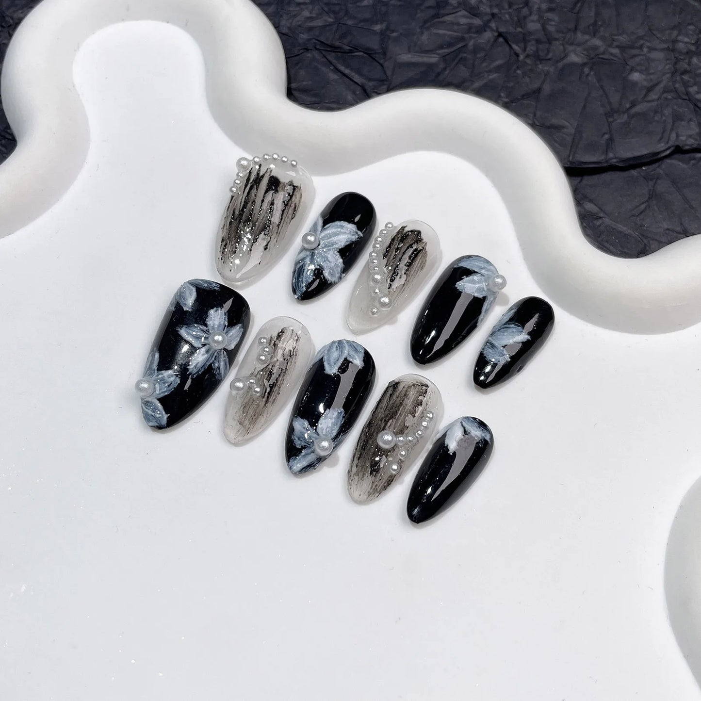 Handmade Press on Nails White Pearl Design Fake Nails with Flower Decor Wearable Detchable Fake Nails for Women DIY Manicure