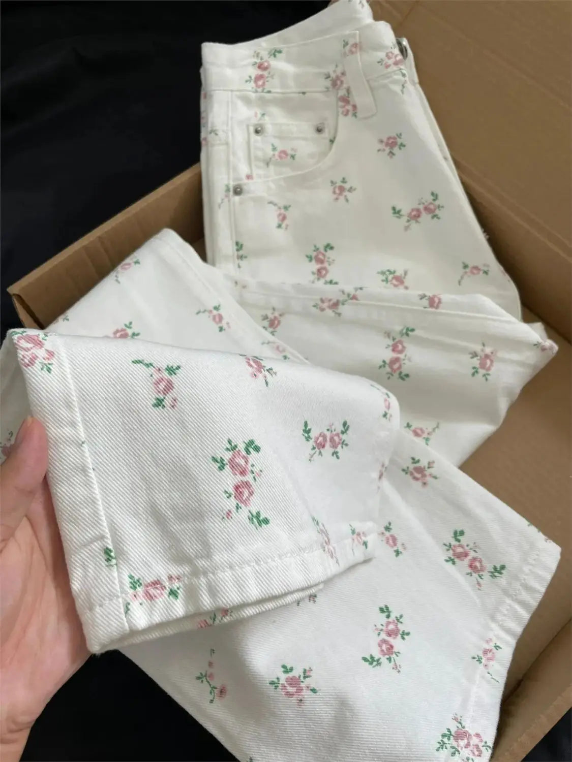 White floral straight jeans women's early autumn new thin loose high waist covered Joker slim casual wide-leg pants. jeans