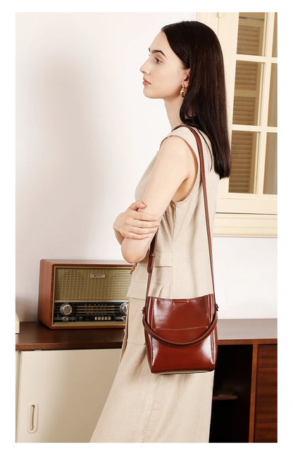 Toptrends Korean Style Bucket Genuine Leather Shoulder Bags For Women 2025 Luxury Designer Crossbody Purses Tote Ladies Handbags