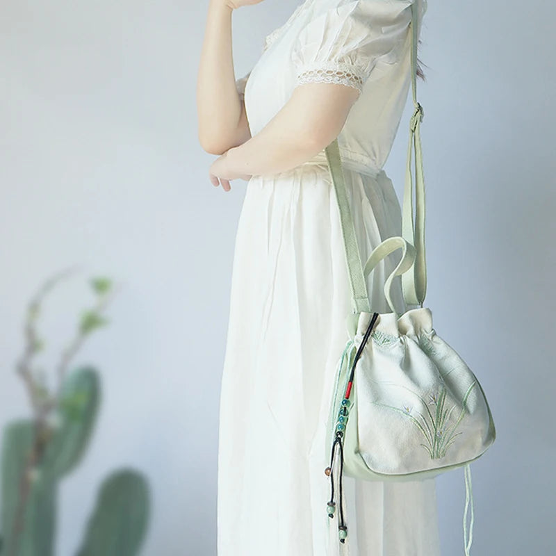 Chinese Style Women's Drawstring Bag Vintage Flower Embroidery Hanfu Handbag Street Fashion Girls Bucket Shape Shoulder Bag