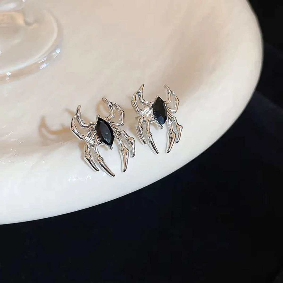 Punk Stainless Steel Spiders Stud Earrings Black Earrings for Men and Women Vintage Hip Hop Rock Piercing Ear Jewelry