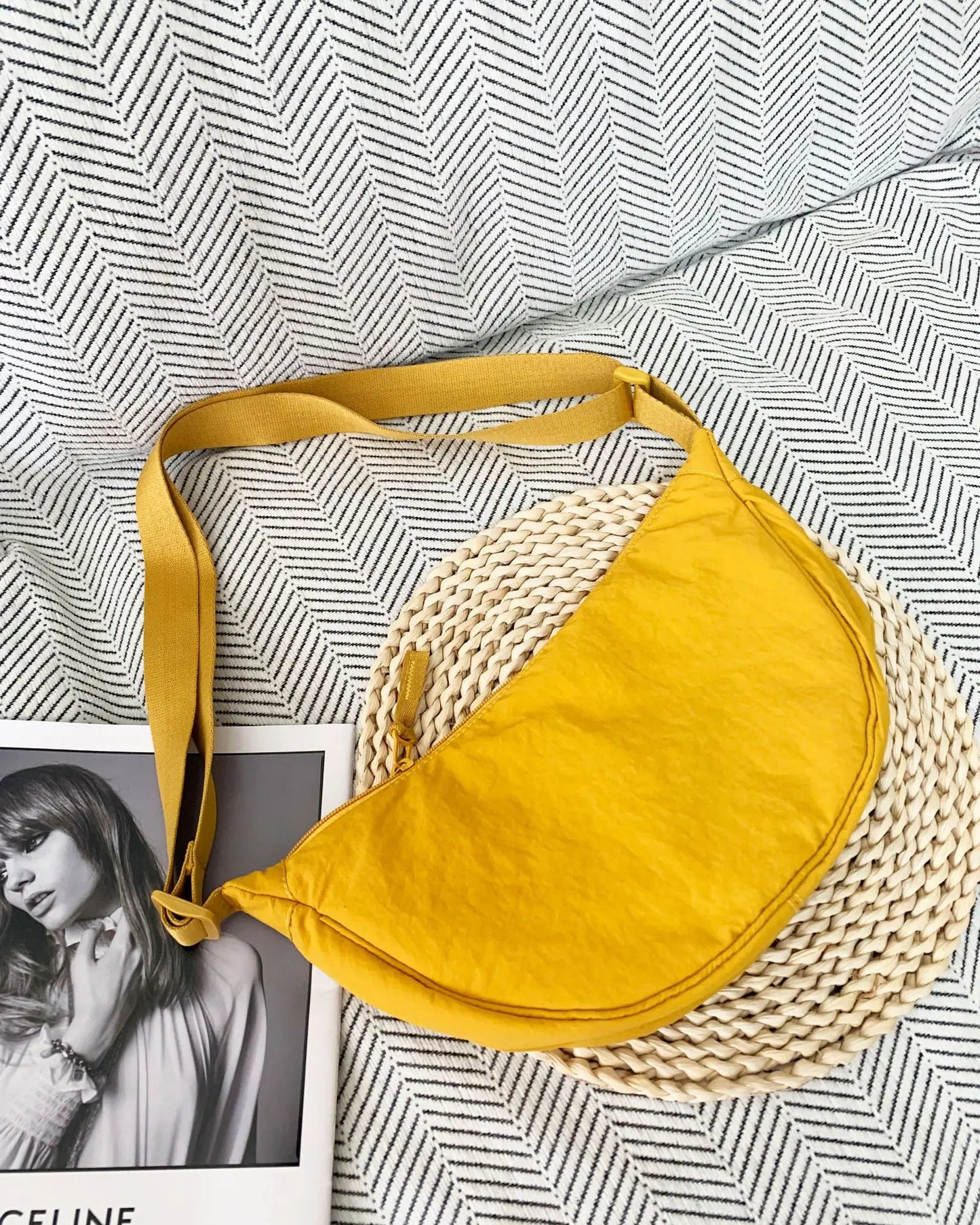 Casual Nylon Hobos Shoulder Bags for Women Lightweight Portable Ladies Crossbody Bag Simple Solid Color Female Handbags Purse yellow