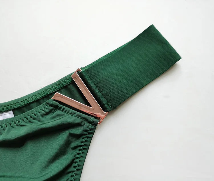 Europe and the United States sexy V-shaped metal thong sports hip lift low waist high fork T pants women thong lingerie cute